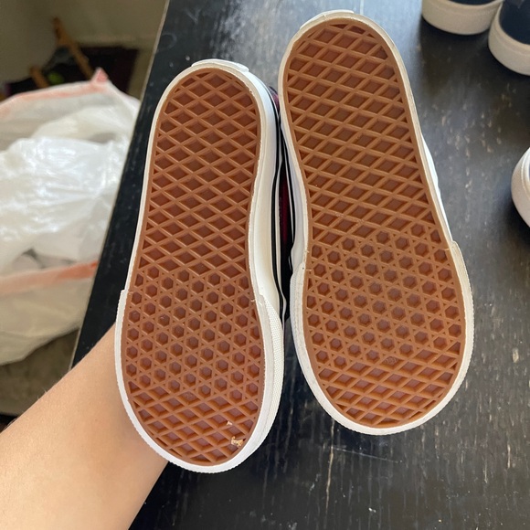 NWOT Toddler Vans - Picture 2 of 3